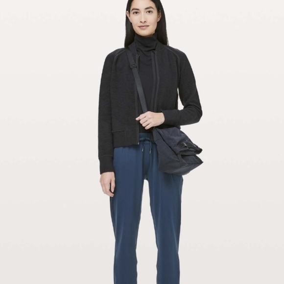 Lululemon On Repeat Bomber Black - Picture 3 of 12